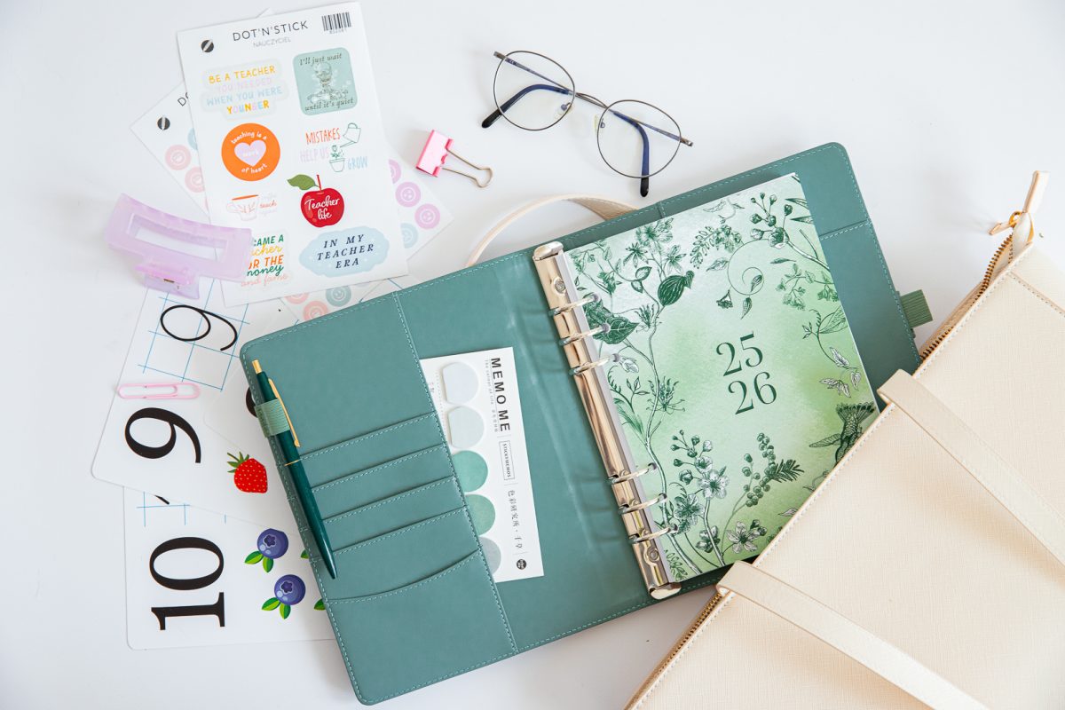 Organizer mit Salbei Cover und mit titelseite Romantic Herbarium - Komposition