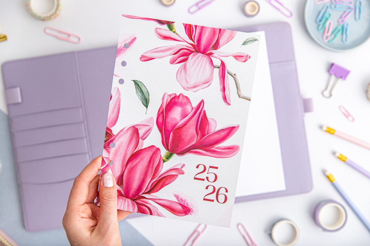 Organizer mit Violett Cover und Titelseite Magnolia Blossom (2)