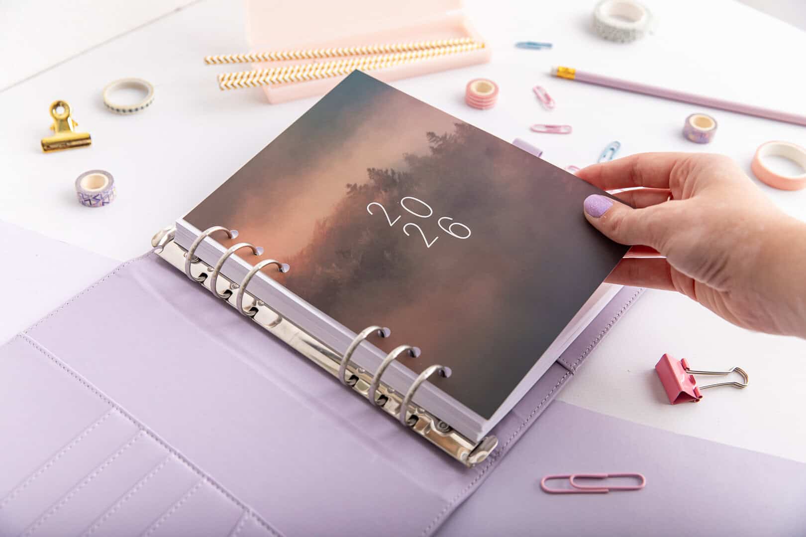 Titelseite Forest Down 2026 fuer deinen Organizer