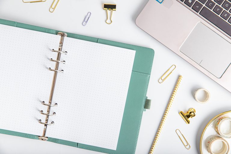 A5 Ringbuch Einlagen mit bunten Punkten im Organizer