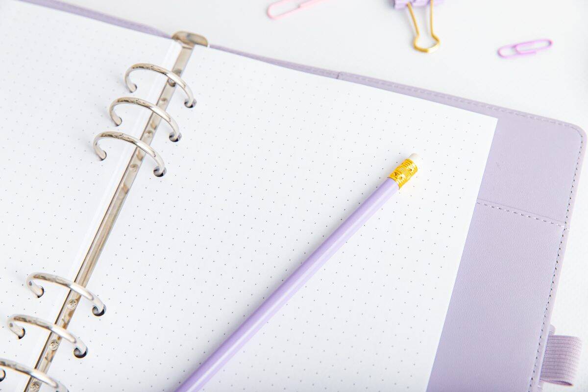 Ringbuch Einlagen mit punkten im Lila Organizer