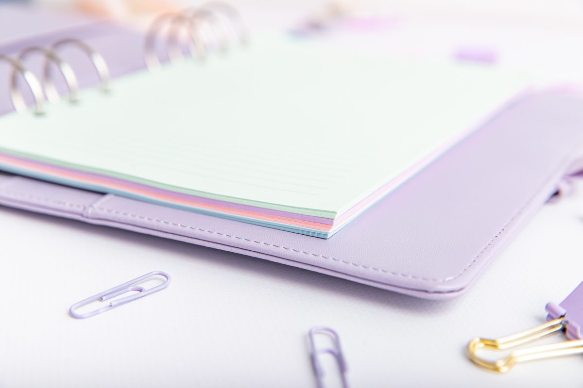 Ringbuch Einlagen A5 – Liniert – Bunt im Lila-Organizer