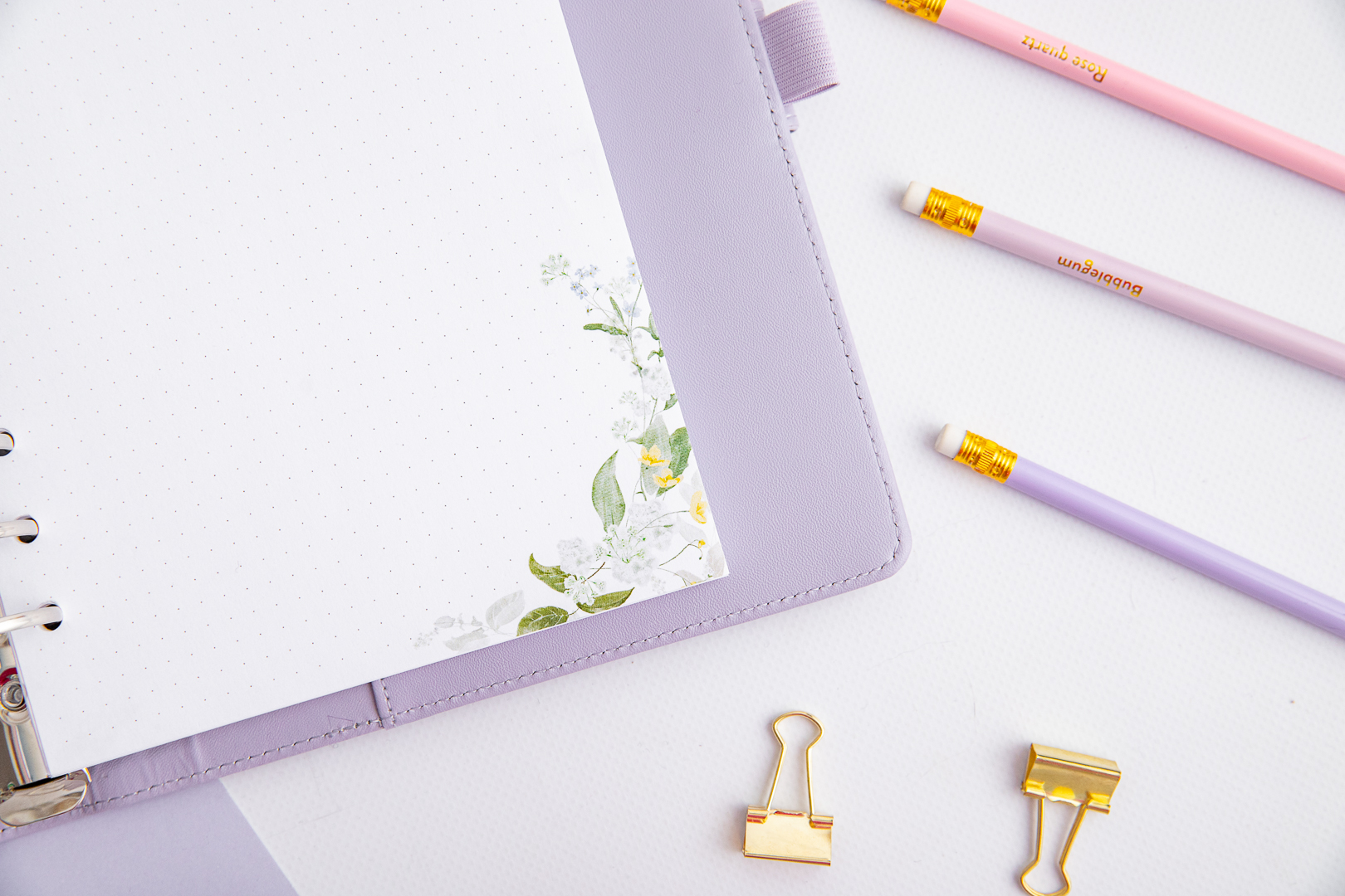 Gepunktete Ringbucheinlagen mit Motiv Aquarellwiese