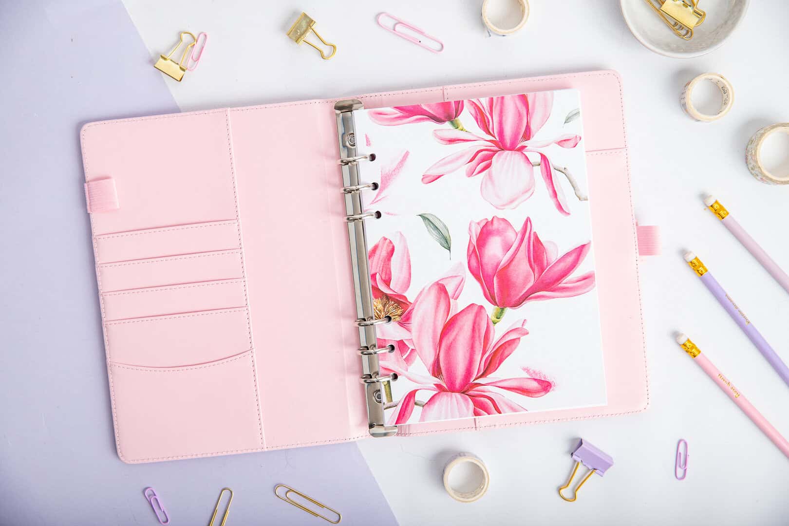 Titelseite für Ringbuchplaner - Magnolienblüte