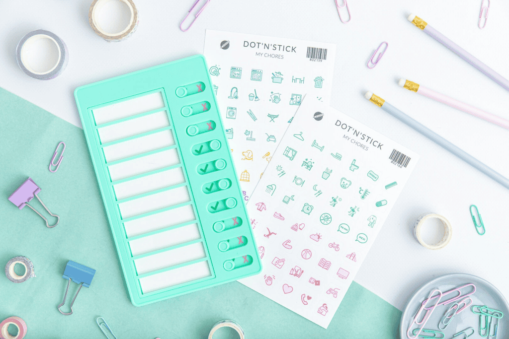 Grüne Tagesplan Tafel für Kinder mit Aufgabenstickern My Chores